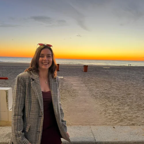 Antonia María Aragón Miranda: Una Promesa Literaria que Florece Desde Barbate