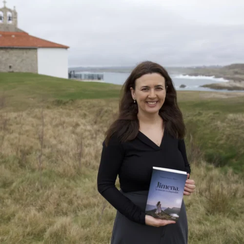 Cristina Álvarez Álvarez sorprende con su novela «Jimena, la muerte es imposible»