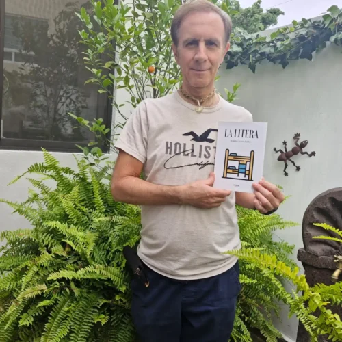 Alejandro Navarro Benítez revive una época de cambios en su conmovedora novela autobiográfica