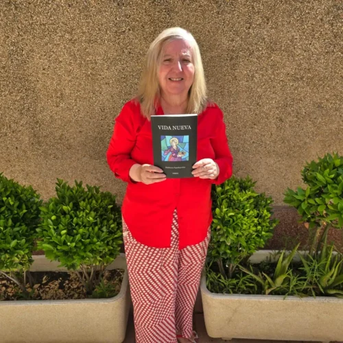 Eleftheria Papadopoulou: un viaje al corazón de la fe a través de las voces silenciadas