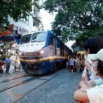 La calle del tren en Vietnam se mantiene “viva” gracias a los turistas amantes de la adrenalina