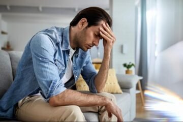 Tenía migraña intensa y descubrió que eran gusanos cerebrales: Esto los habría provocado