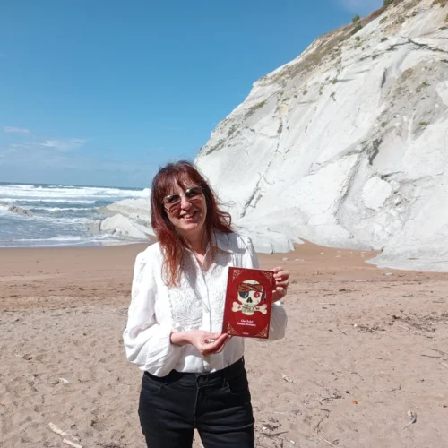 Clara Isabel Landeta Rodríguez presenta Mi pirata y yo: una historia de amor contada como leyenda