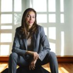 Mara Mollá deslumbra con una historia de amor, supervivencia y verdad