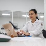 Ecuatorianos desarrollan biosensores que usados con la inteligencia artificial ayudan a la detección temprana del cáncer de mama y cervicouterino