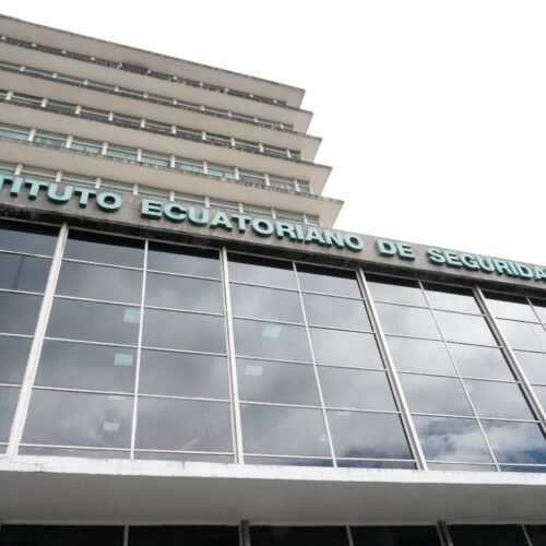 Proforma presupuestaria del Estado deja dudas en la financiación del IESS para 2026