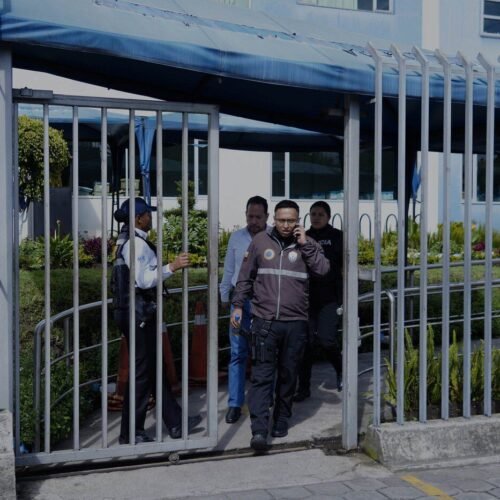 Licencias, compra y venta de vehículos y otros trámites quedan paralizados tras intervención en la ANT