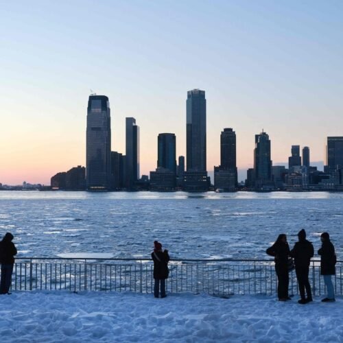 Millones de personas en EE. UU. enfrentarán nueva ola de frío con temperaturas mínimas récord