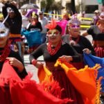 Quito celebró el Carnaval de Colores en el sur con masivo desfile
