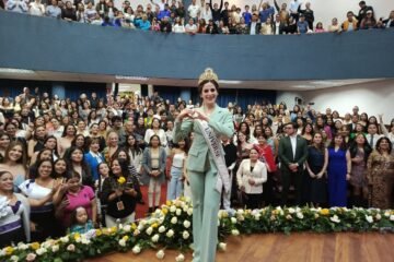‘Pesa ser valiente y alzar la voz, pero pesa más el silencio’: el mensaje de Fátima Bosch, Miss Universo 2025, en Ambato