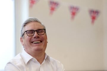 Laboristas cambian la marca oficial del Ejecutivo y desatan críticas por excluir referencia al monarca