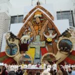 Ambato abre la Fiesta de la Fruta y de las Flores con una alegoría gigante de 140 metros y un llamado a la unidad