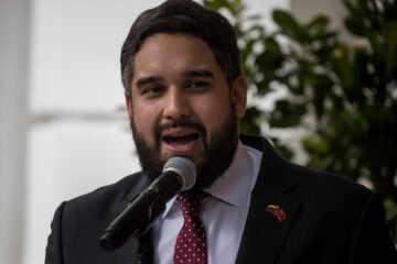 “Cuando te vea de nuevo, nos daremos un abrazo”, hijo de Nicolás Maduro recuerda un mes de la captura de su padre