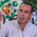 José Jerí, presidente interino de Perú, rechaza las acusaciones de contrataciones irregulares en el Ejecutivo