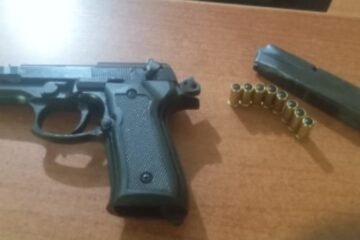 Dos sujetos asesinados y un vehículo incinerado tras ataque en Ibarra