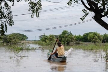 Un fallecido y más de 5.000 afectados por inundaciones en Babahoyo: río registró una cota histórica de 7,15 metros sobre el nivel del mar
