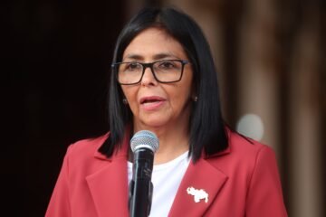 Venezuela y EE. UU. conversan “todos los días”, dice Delcy Rodríguez