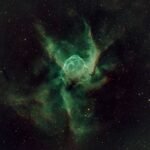 El último aliento de una estrella gigante: la foto a 15.000 años luz que captura la explosión que dio forma al ‘Casco de Thor