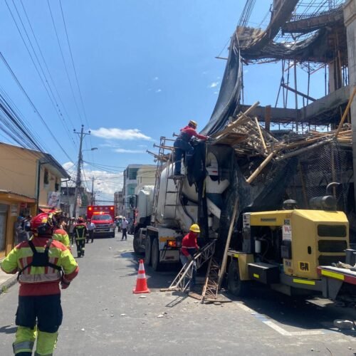 Cuatro obreros heridos por colapso de estructura en construcción en Tumbaco