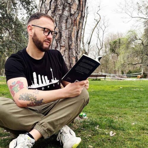 Miguel Núñez Ropero irrumpe en la narrativa contemporánea con una historia cruda y emocional