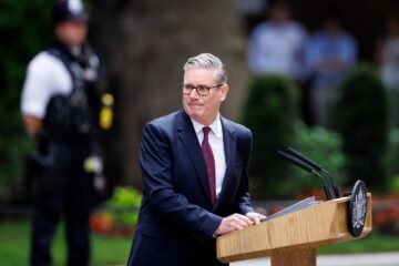 Keir Starmer dimite como primer ministro británico y líder laborista tras perder el apoyo de su partido