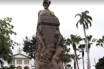 ¿Por qué se habla de proceso fundacional para Guayaquil?