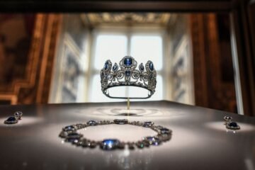 El Museo del Louvre reabre la galería del histórico robo, pero sin las joyas de la corona que fueron sustraídas en 2025
