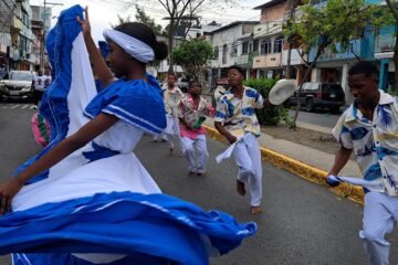 Esmeraldas inicia sus fiestas por los 206 años de independencia con pregón y cabalgata internacional