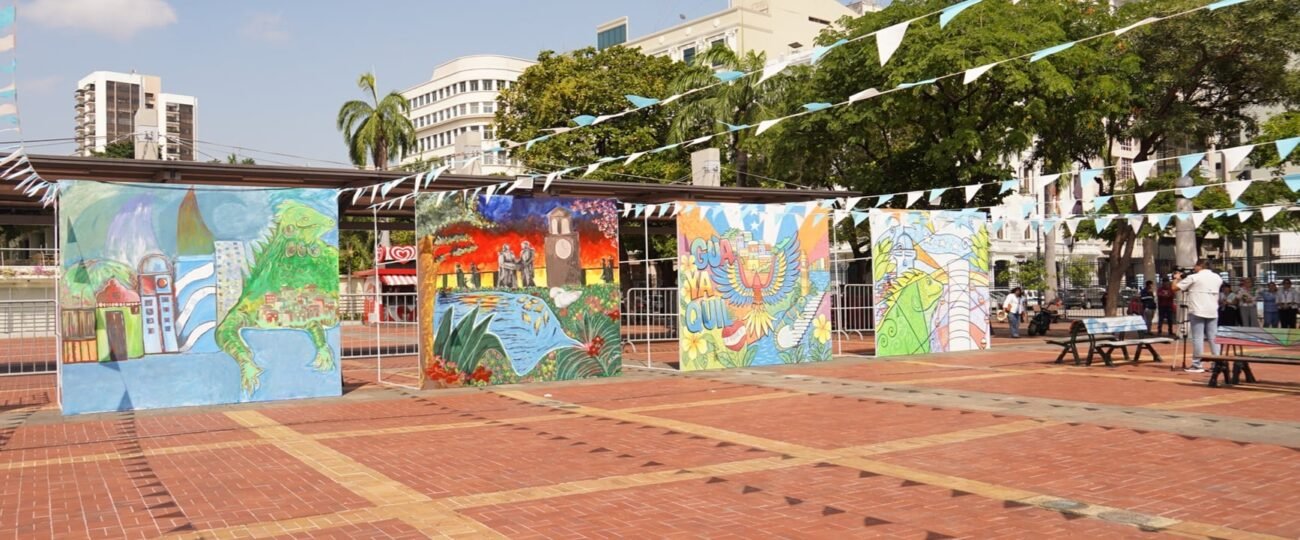 En el Malecón se inaugura una galería al aire libre con 20 murales dedicados a Guayaquil