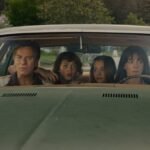 Anne Hathaway y Ewan McGregor enfrentan dinosaurios y una familia al borde de romperse en ‘El final de la calle Oak’