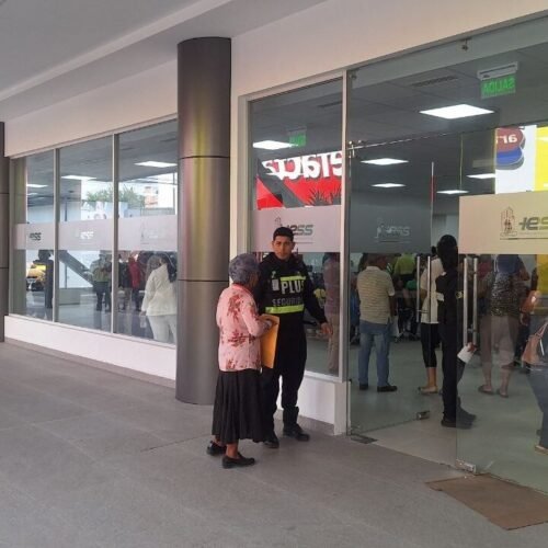 De almuerzos a trámites: el nuevo edificio del IESS reactiva el comercio en Portoviejo