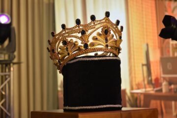 Zafiros, topacios y oro de 24 quilates: así es la corona del Miss Ecuador 2026