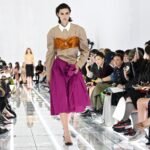Prada convierte la falda en la protagonista de su nueva colección en Milán